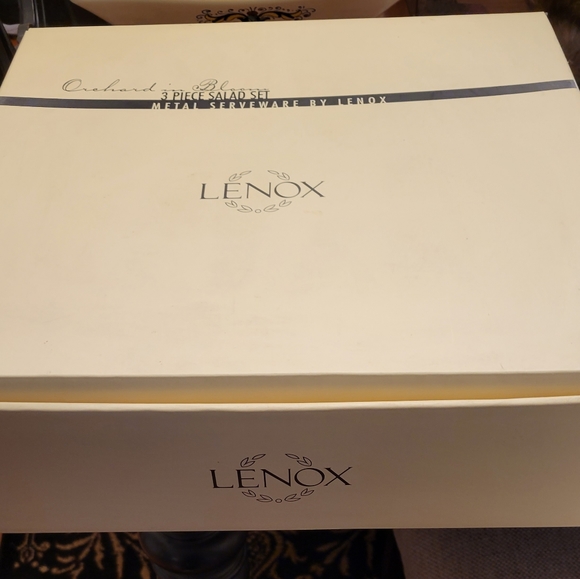 Lenox Orchard in Bloom Stainless Steel 15” Salad Bowl. - Picture 8 of 8